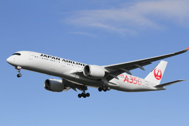 買得 JAL A350-900 1/200 3号機特別塗装モデルプレーン 値下げ